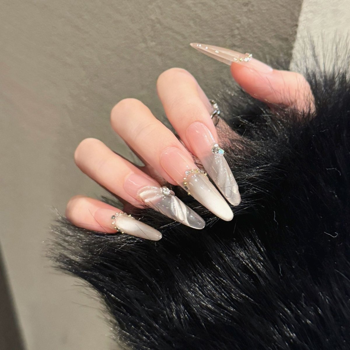 Pure side light cat eye three - dimensional wearing armor - CELESTI NAILS